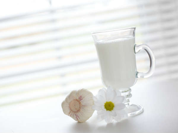 കുങ്കുമപ്പൂ കൊണ്ടു നിറം കൂട്ടും വിദ്യകള് കുങ്കുമപ്പൂ കൊണ്ടു നിറം കൂട്ടും വിദ്യകള്