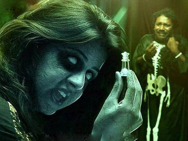 അടക്കിപ്പിടിച്ച സംസാരം