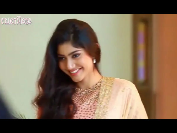 ഫുള്‍സ്ലീവ് ചുരിദാറില്‍