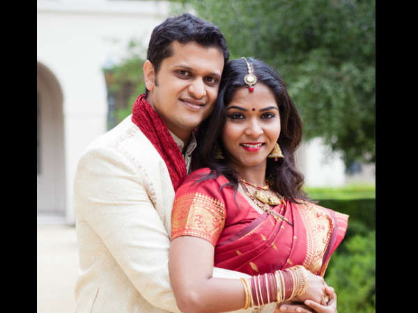 അവളുടെ കയ്യിലെ ചുവന്ന വളകള്‍.....