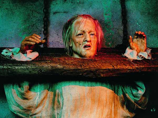 യാതനകളുടെ നേര്ക്കാഴ്ച യാതനകളുടെ നേര്ക്കാഴ്ച