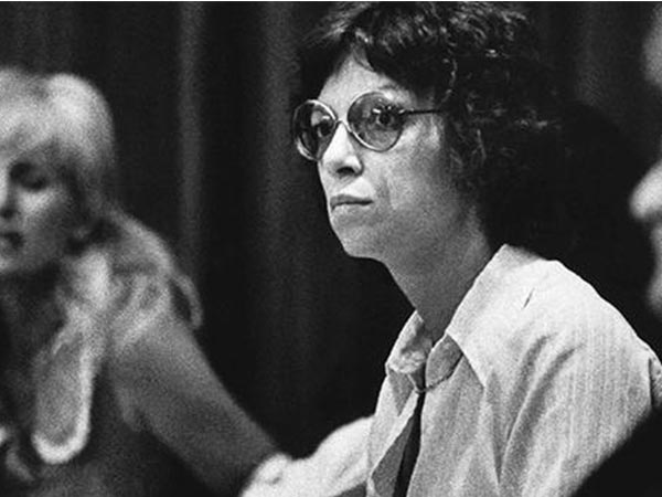 പ്രണയം ഭ്രാന്തു പിടിപ്പിച്ച ചിലര്‍