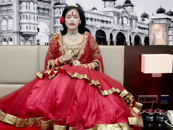 ആള്‍ദൈവങ്ങള്‍