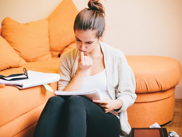 നഖം കടിയും ഒച്ചയും