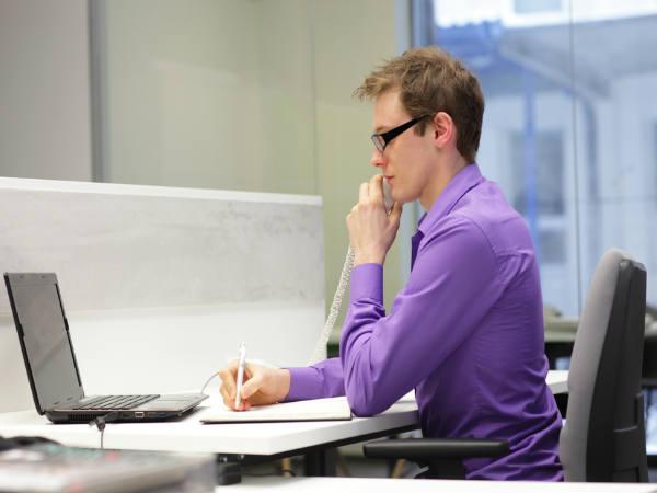 അടുപ്പിച്ചിരിയ്‌ക്കുന്നത്‌