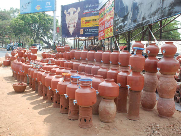 ഇവ വയ്‌ക്കൂ, വീട്ടിലെ സാമ്പത്തികപ്രശ്‌നം മാറും