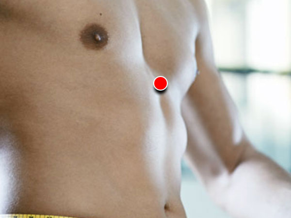 നെഞ്ചിന്റെ ഈ ഭാഗത്ത് 