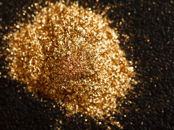 കുഞ്ഞിനു സ്വര്‍ണം നല്‍കിയാല്‍ സംഭവിയ്ക്കുന്നത്..