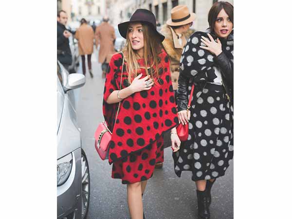 ഹോട്ട് സ്ത്രീകളെ കാണണമെങ്കില്‍....