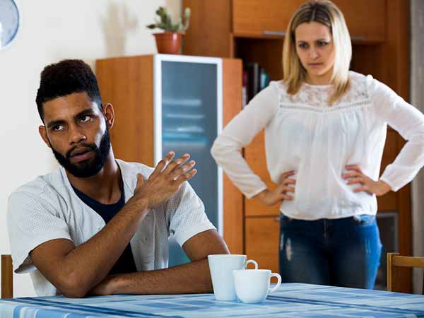 കുടുംബത്തില്‍ നിന്നും അകല്‍ച്ച