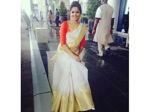 ഓണത്തിന്‌ നെറ്റിയിലൊരു പൊട്ട്‌