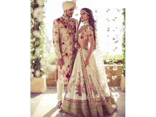 ഫ്‌ളോറല്‍ ലഹങ്ക - പരിഷ്‌കാരപ്രേമികള്‍ക്കായി