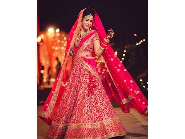 പിങ്ക് ലഹങ്ക - പരമ്പരാഗത വസ്ത്രം ഇഷ്ടപ്പെടുന്ന വധുവിന്