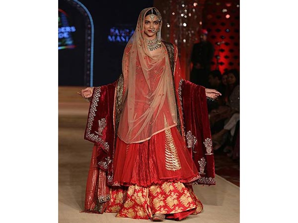 ഓംബ്രെ ലഹങ്ക - പരീക്ഷണങ്ങള്‍ ഇഷ്ടപ്പെടുന്ന വധുവിന്