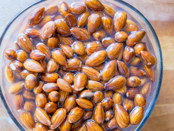 ബദാം മുളപ്പിച്ചു വേണം കഴിയ്‌ക്കാന്‍, കാരണം.....