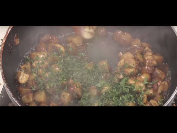 Water Chestnut and Mushroom Fry