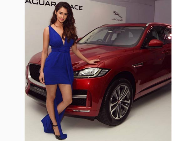 നീല വസ്ത്രം 