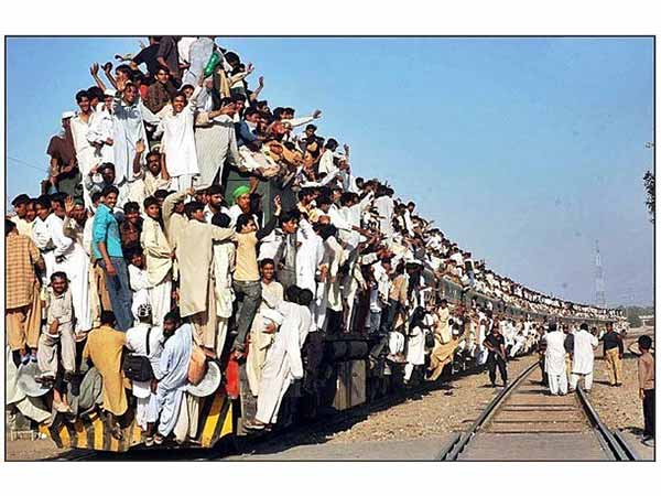 ട്രെയിന്‍ ഓവര്‍ലോഡ്