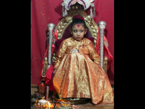 ഋതുമതിയാകും വരെ ചിരിയ്ക്കരുത്....