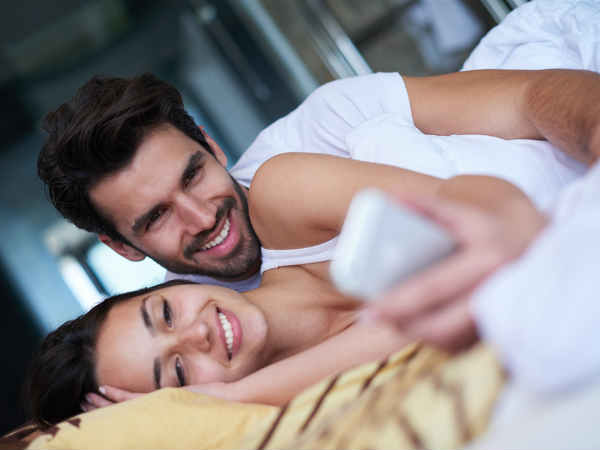 സെക്‌സില്‍ സീലിംഗിലേയ്ക്കു നോക്കുന്ന ഭാര്യ