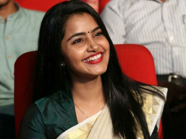 കേരള സാരിയില്‍