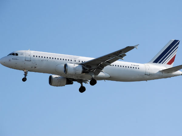 വിമാനത്തിനുള്ളില്‍ ഫോണ്‍ ഓഫ് ചെയ്യണം, കാരണമിതാ....