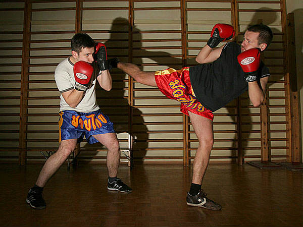 ആണുങ്ങള്‍ ചാടുമ്പോള്‍ അണ്ടര്‍വെയര്‍ വേണം....