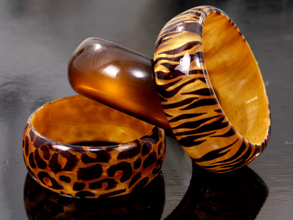 അവളുടെ ആ വളകിലുക്കത്തിനു പുറകില്‍......