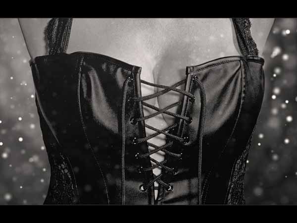 നിപ്പിളിലൊളിയ്ക്കും രഹസ്യങ്ങള്‍