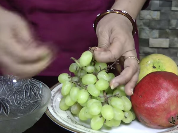 വെറുംവയറ്റില് പഴങ്ങള് കഴിയ്ക്കുമ്പോള് വെറുംവയറ്റില് പഴങ്ങള് കഴിയ്ക്കുമ്പോള്