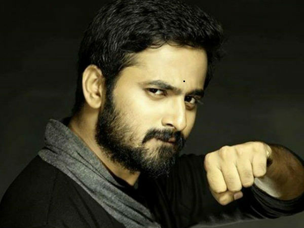  നെറ്റിയുടെ നടുവില്‍