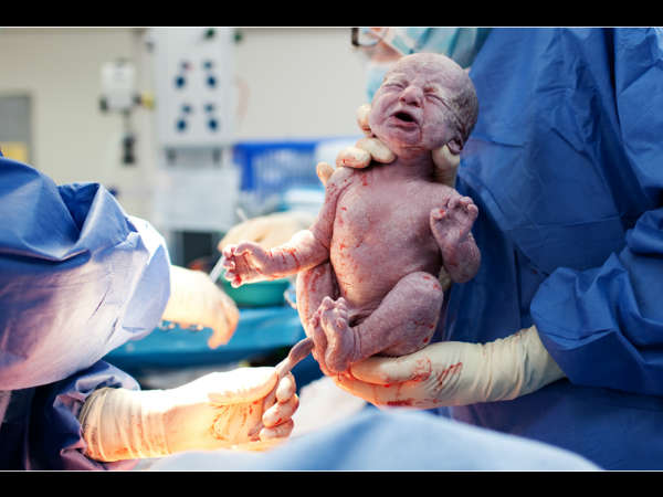  ഡോക്ടര്‍ സഹായിക്കുന്നു