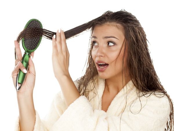 നനഞ്ഞ മുടി കെട്ടുമ്പോള്‍