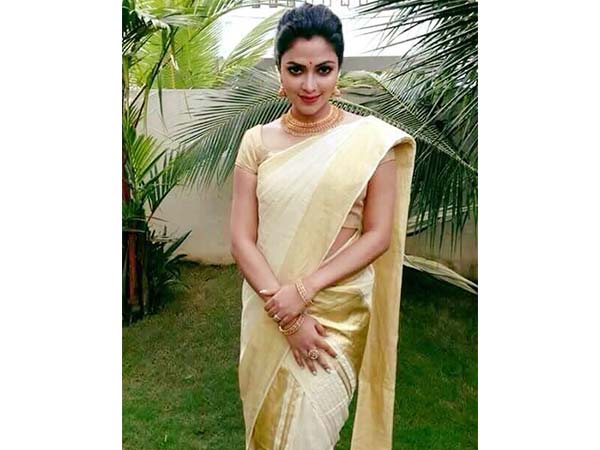 സാരി ബോര്‍ഡര്‍