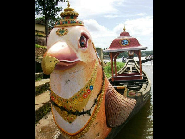  തിരുവോണത്തോണി എത്തുന്നത്