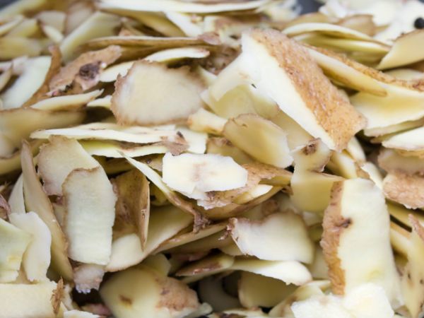 ഉരുളക്കിഴങ്ങു മതി നരച്ചമുടി കറുപ്പിയ്ക്കാന്‍