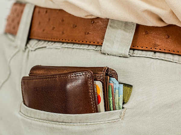 ഇവ പേഴ്‌സില്‍ അരുത്‌