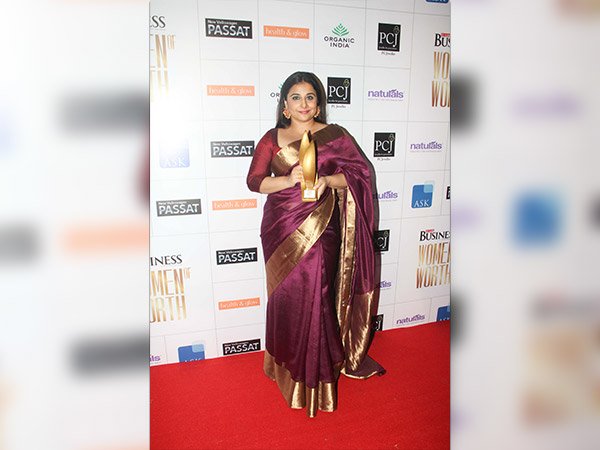 Vidya Balan In Kanjivaram Sari At Women Of Worth Awards