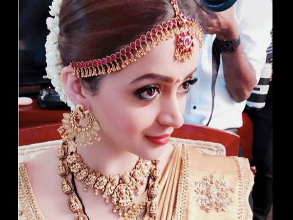 മിതമായ ആഭരണങ്ങള് മിതമായ ആഭരണങ്ങള്