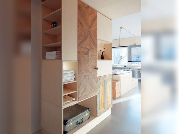 ലംബമായ അലമാര ലംബമായ അലമാര