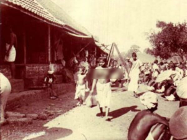 മാറ് മറക്കല്‍ സമരം