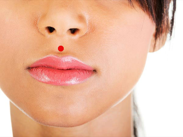 ചുണ്ടിനു മുകളില്‍