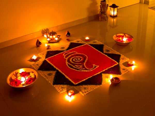 നിലവിളക്ക് ഊതിക്കെടുത്തരുത്