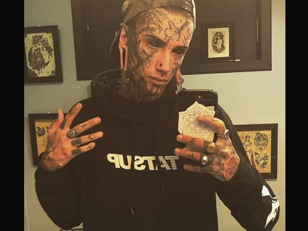 കണ്ണിനുള്ളില്‍ വരെ പരീക്ഷണം