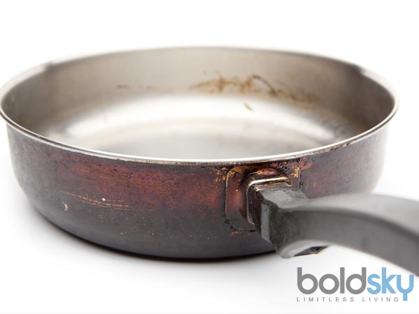 വെള്ളവും പാത്രം കഴുകുന്ന ലിക്വിഡും വെള്ളവും പാത്രം കഴുകുന്ന ലിക്വിഡും