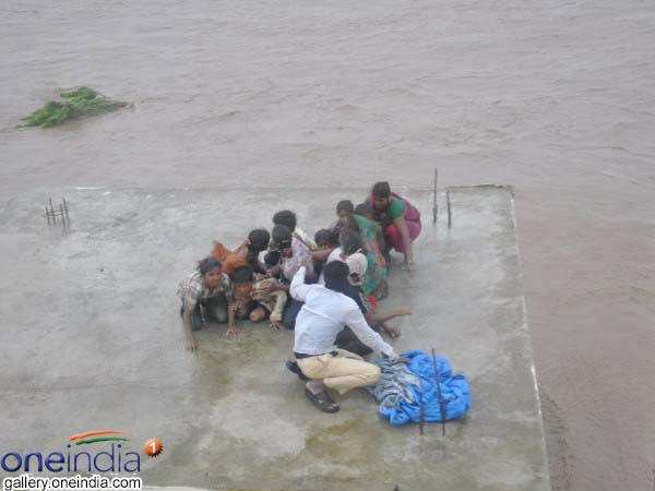 ഗേറ്റ് തുറക്കുമ്പോള്‍ ശ്രദ്ധിക്കാം