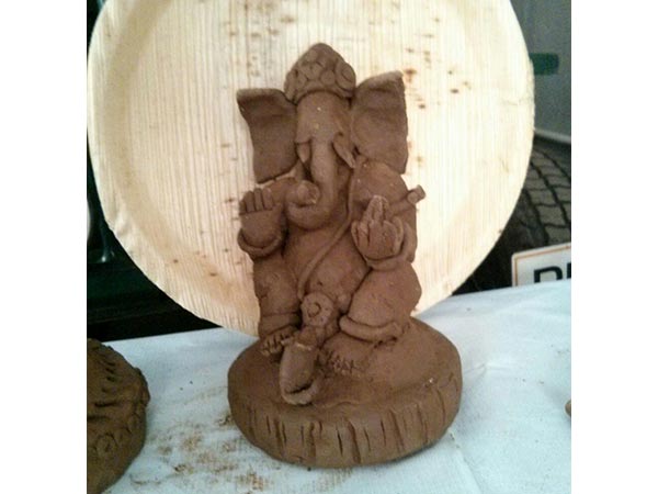 എരുക്കിന്റെ പൂവ് 