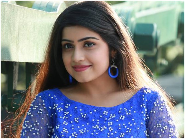 ഇമോഷണല്‍, സെന്‍സിറ്റീവ് 