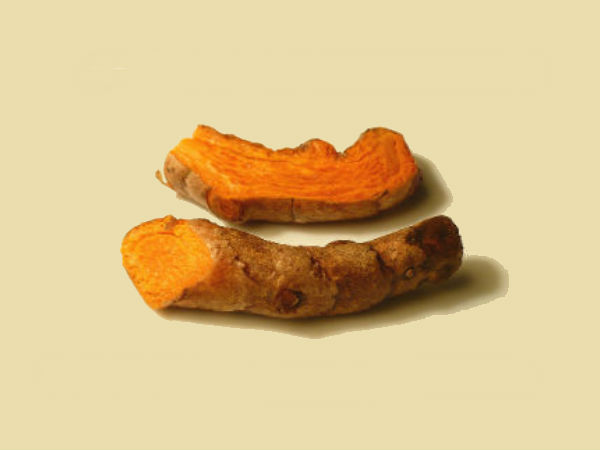 മഞ്ഞള്‍ വെള്ളത്തുണിയില്‍ കിഴിയായി