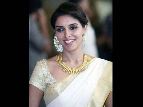 വീടിന്റെ മുറ്റം